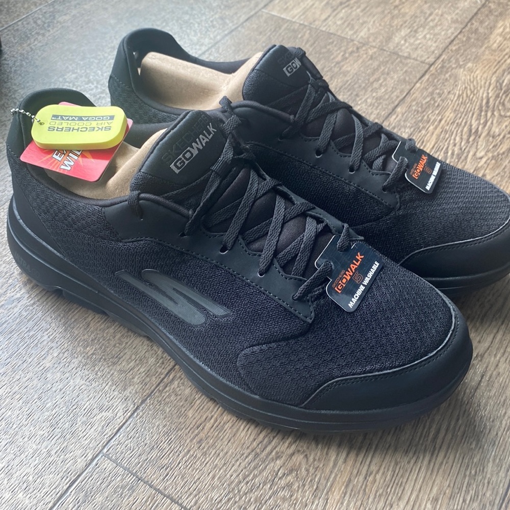 Brand new in box sketchers go walk shoes
